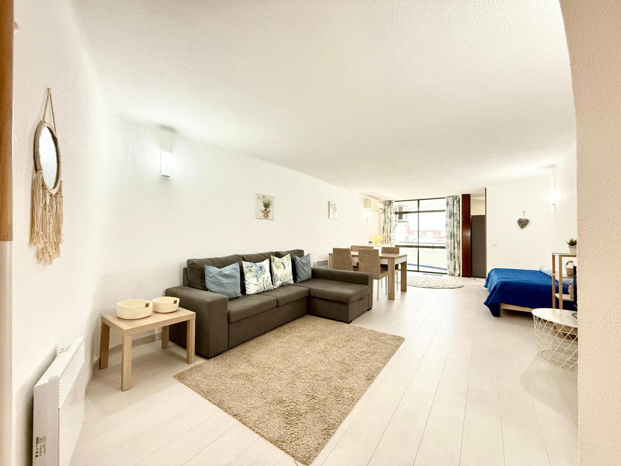 Apartment Out - T1 Oura *