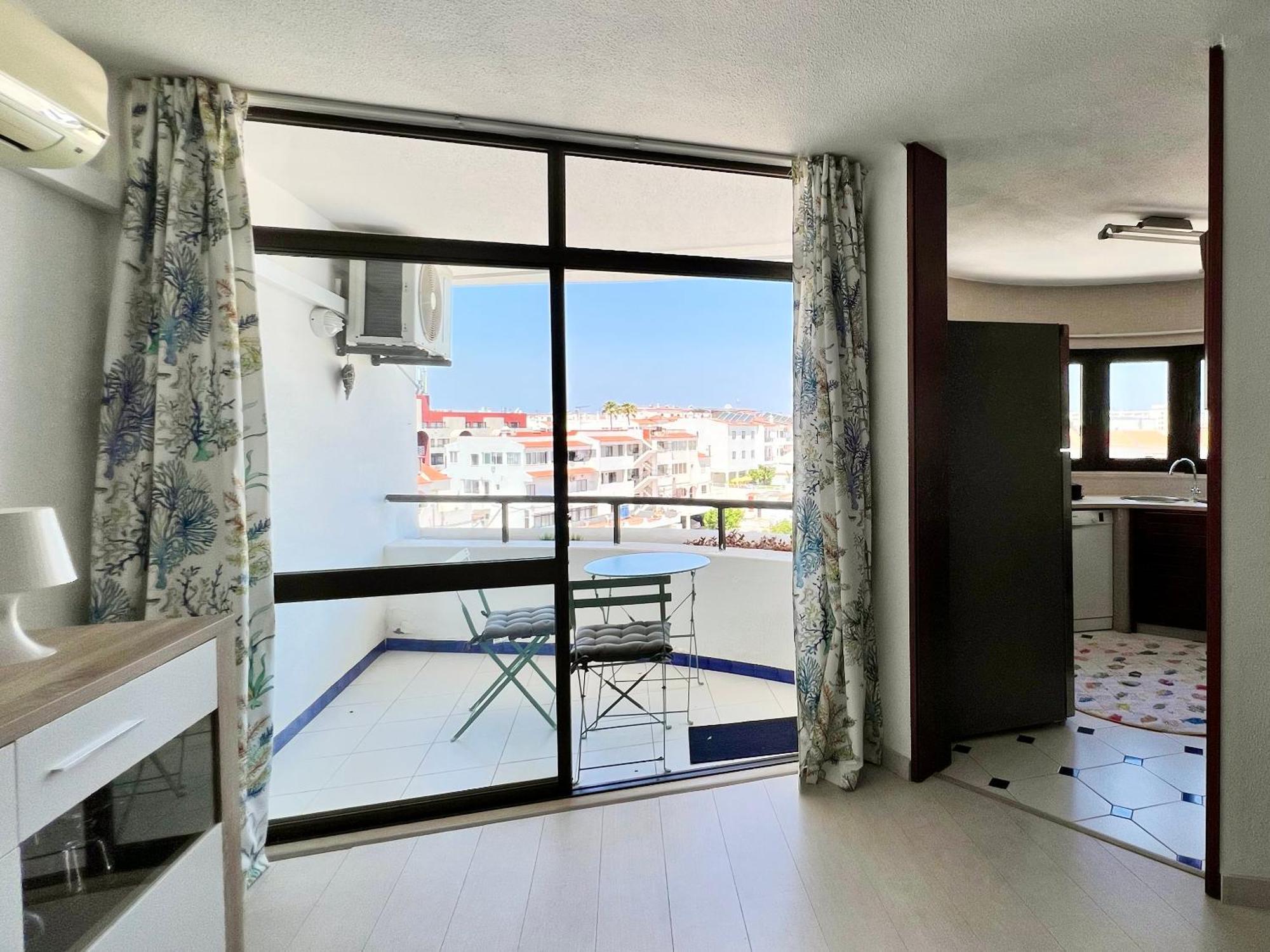 Apartment Out - T1 Oura *